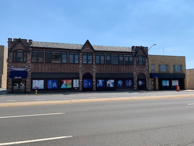 180-184 Sunrise Hwy, Rockville Centre, NY for lease Building Photo- Image 1 of 9