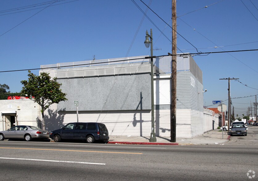 3201 S Main St, Los Angeles, CA à louer - Photo du bâtiment - Image 2 de 12