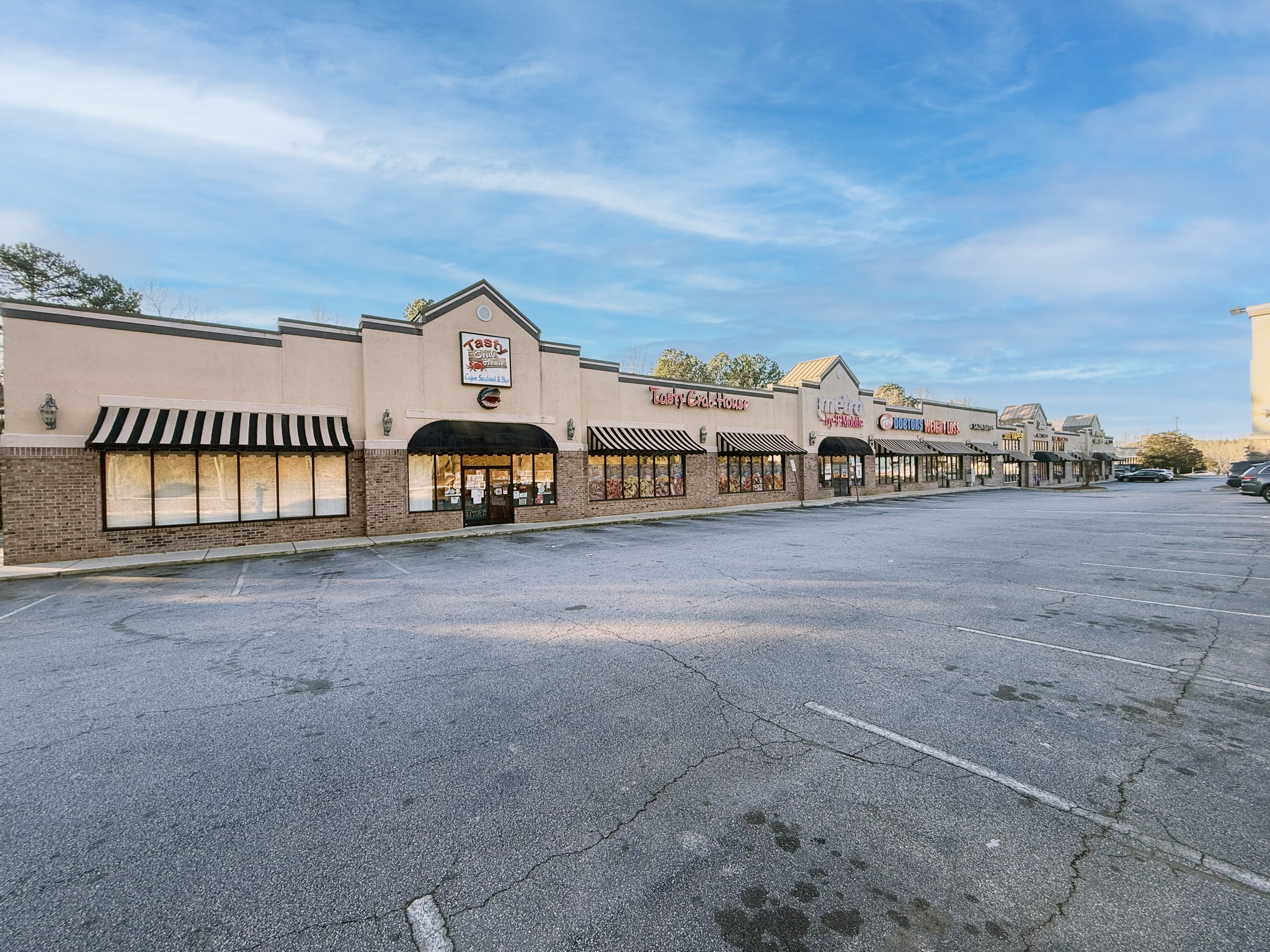 6880 Douglas Blvd, Douglasville, GA for lease Primary Photo- Image 1 of 13