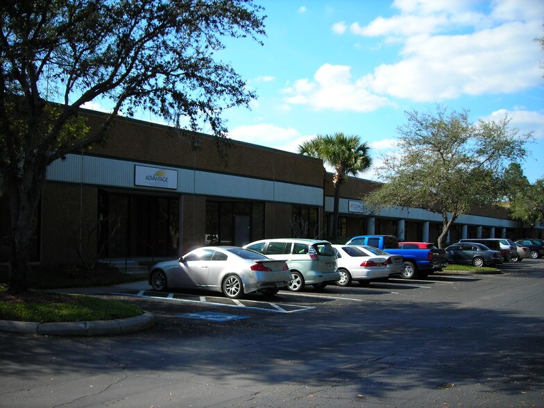 1911 N Us Hwy 301, Tampa, FL à louer - Photo du bâtiment - Image 3 de 10