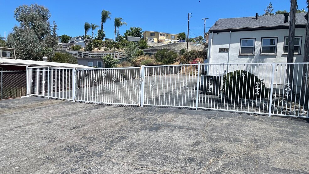 1050 S Santa Fe Ave, Vista, CA à vendre - Photo du bâtiment - Image 2 de 12