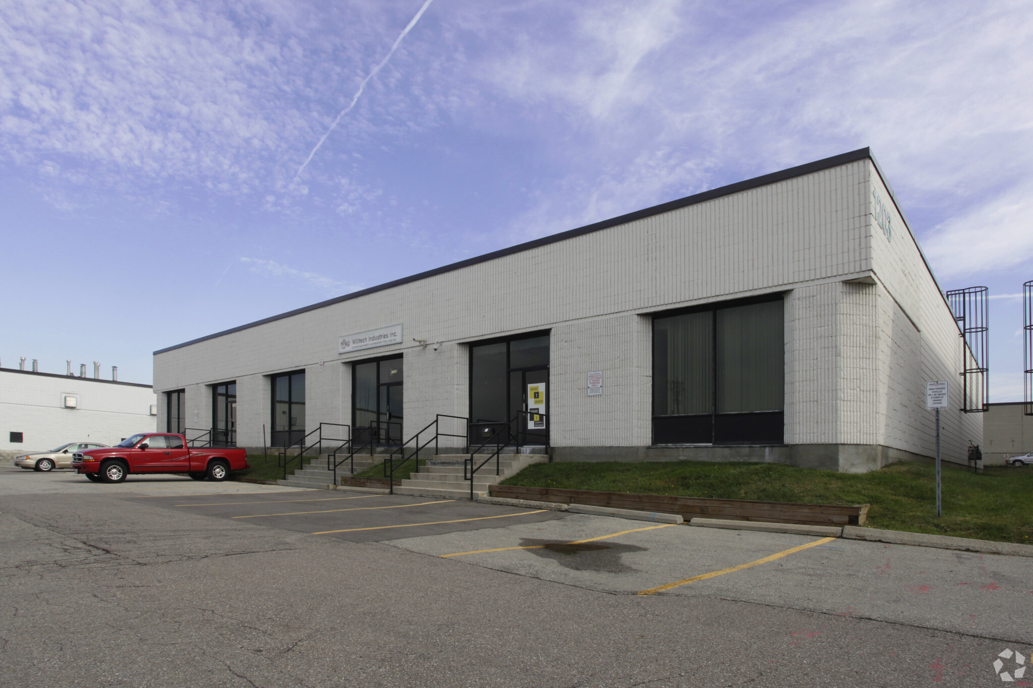 1203 Fewster Dr, Mississauga, ON for lease Primary Photo- Image 1 of 5