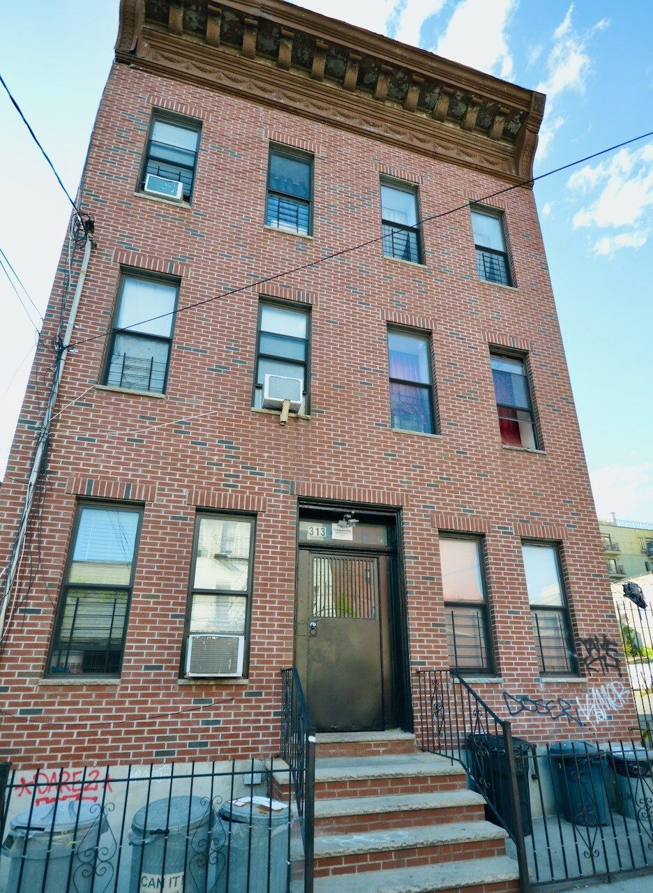 313 Stockholm St, Brooklyn, NY for sale Primary Photo- Image 1 of 13