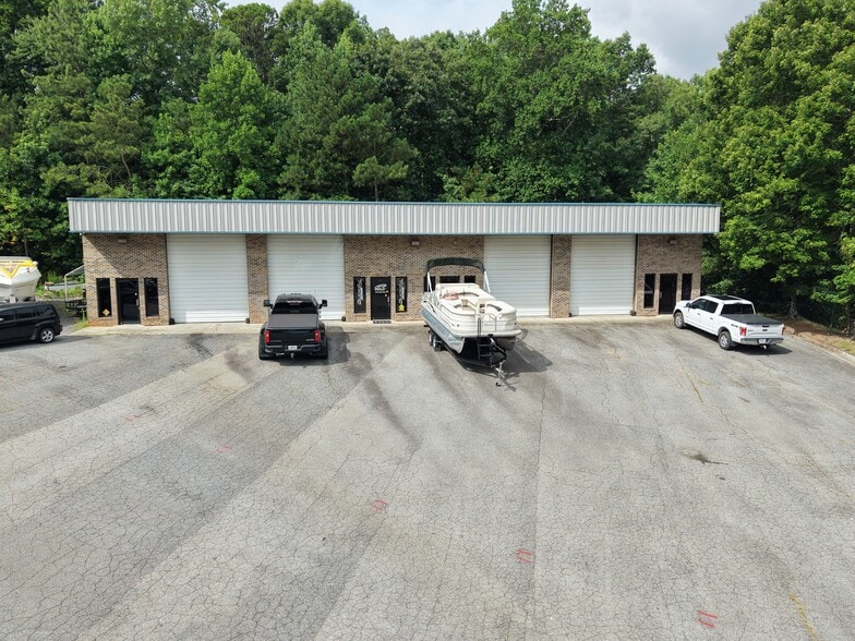 1046 Parkway Ct, Buford, GA for lease - Building Photo - Image 2 of 9