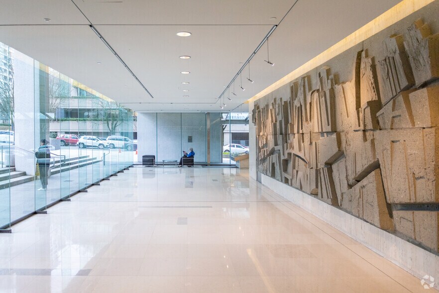 808-888 Nelson St, Vancouver, BC à louer - Hall d’entrée - Image 3 de 6