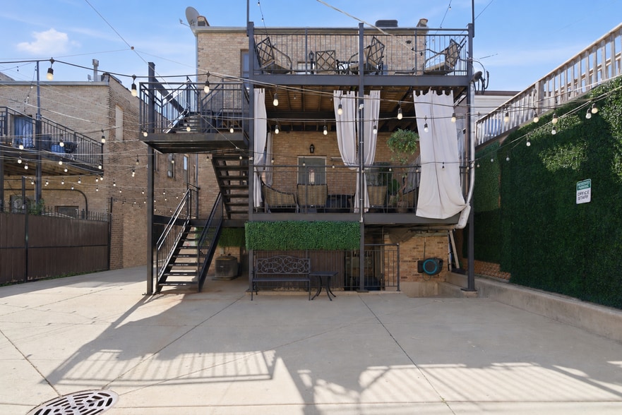 2635 N Kedzie Ave, Chicago, IL for lease - Building Photo - Image 2 of 4