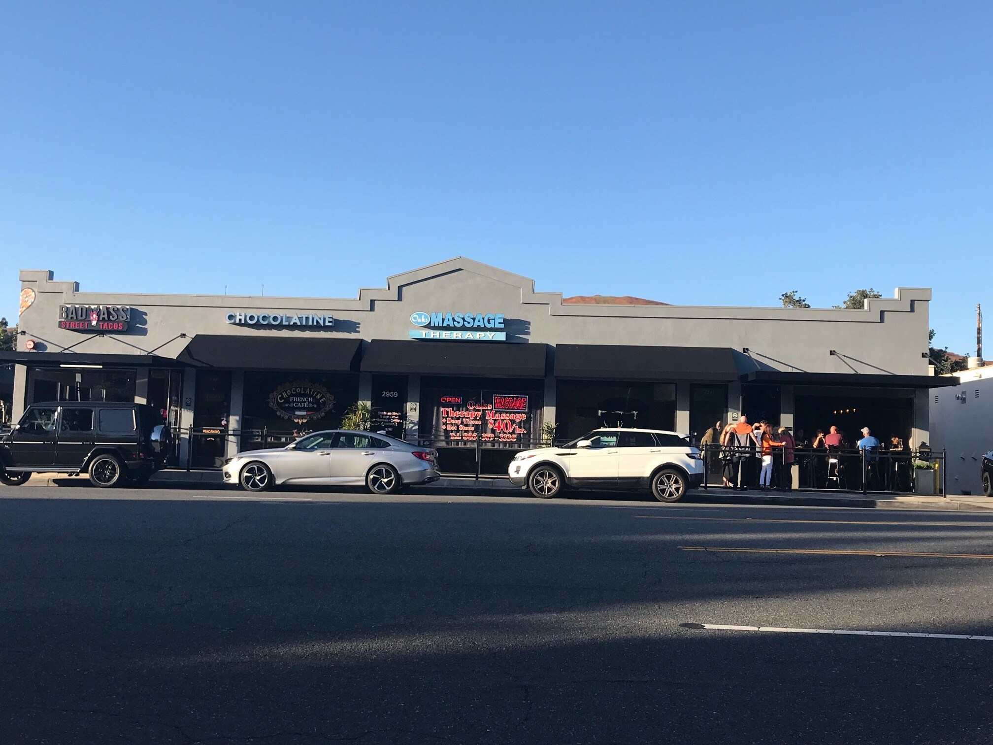 2951-2967 E Thousand Oaks Blvd, Thousand Oaks, CA à louer Photo du bâtiment- Image 1 de 3