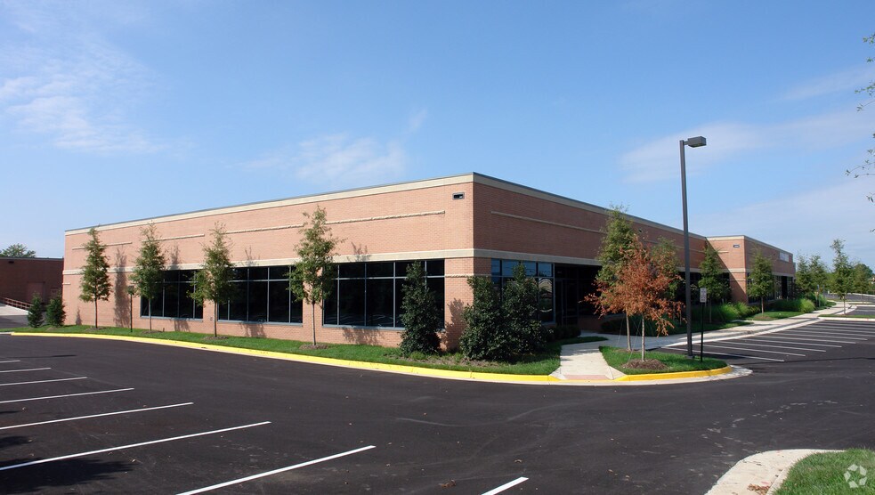 13525 Wellington Rd, Gainesville, VA à louer - Photo principale - Image 1 de 6