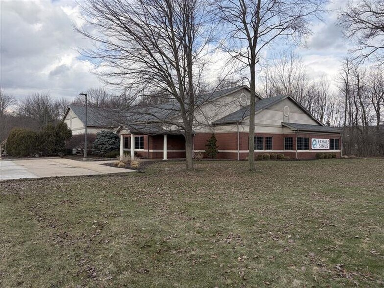 810 Park Pl, Mishawaka, IN à louer - Photo du bâtiment - Image 2 de 5