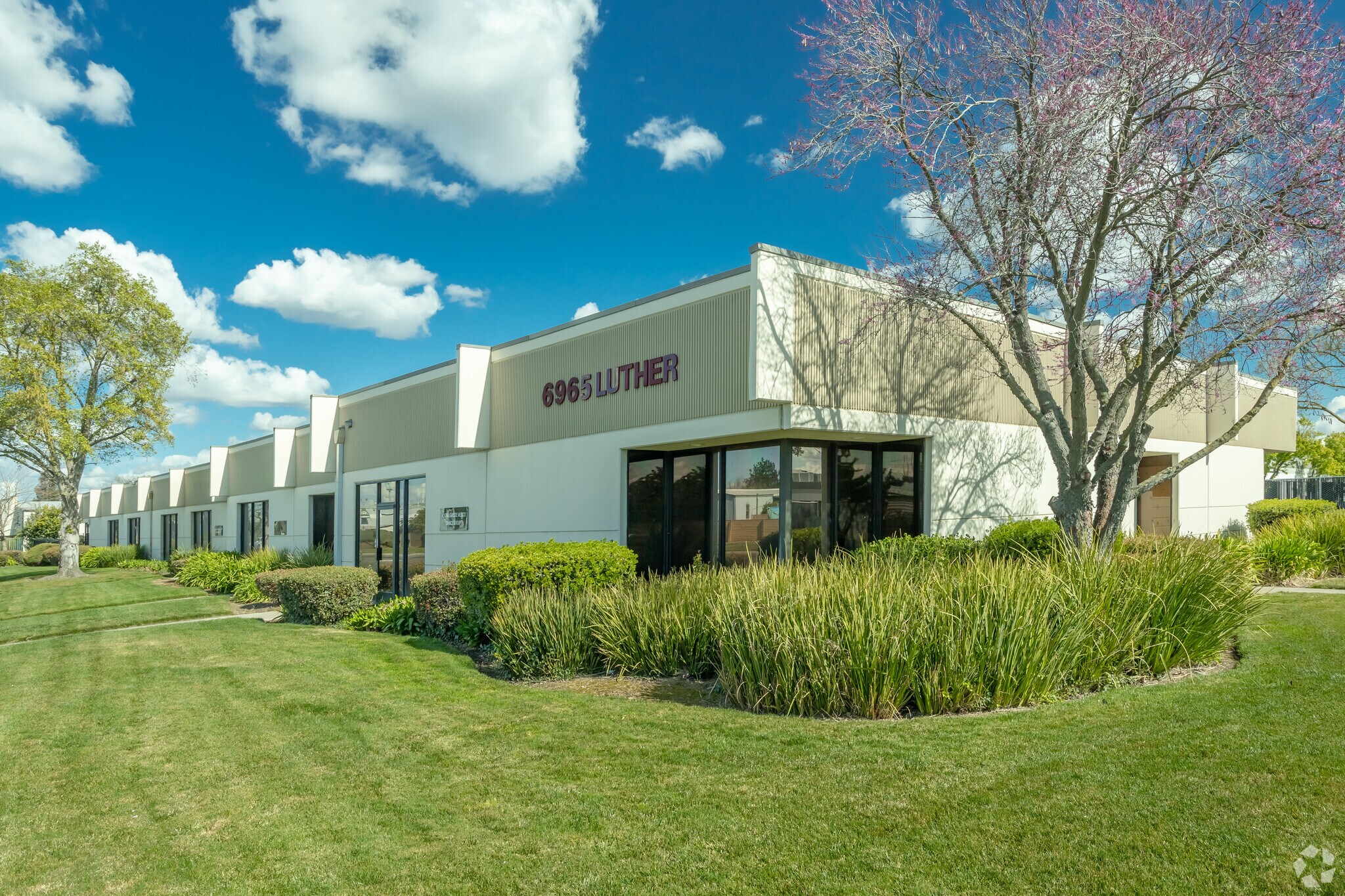6965 Luther Dr, Sacramento, CA for lease Primary Photo- Image 1 of 4
