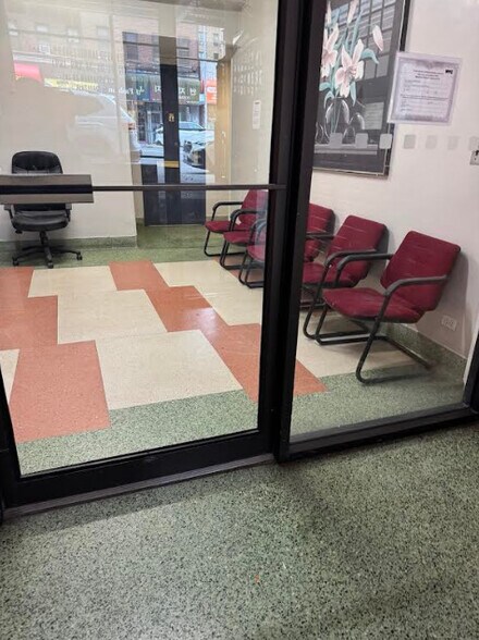 141-05 Northern Blvd, Flushing, NY à vendre - Photo du bâtiment - Image 3 de 22