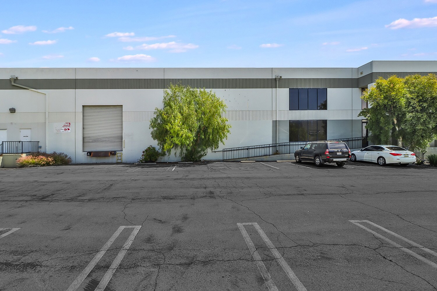 10951 Pendleton St, Sun Valley, CA for lease Primary Photo- Image 1 of 14