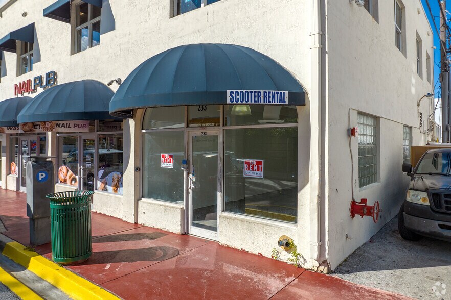 233-235 11th St, Miami Beach, FL à louer - Photo du bâtiment - Image 1 de 22