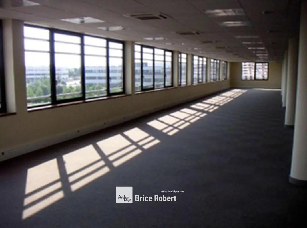 333 Cours Du Troisième Millénaire, Saint-Priest for lease Interior Photo- Image 1 of 1