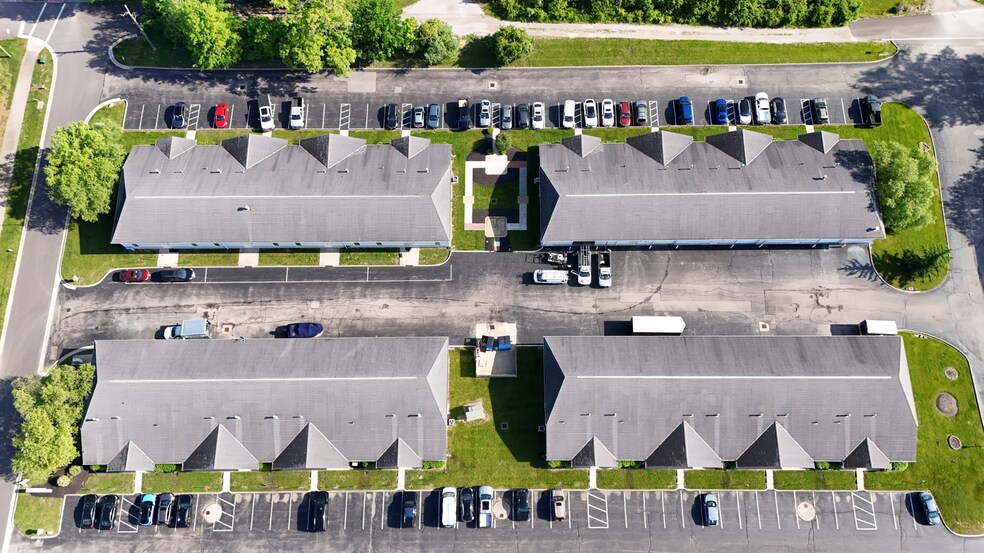 10-106 Village Pointe Dr, Powell, OH à louer - Photo du bâtiment - Image 3 de 24