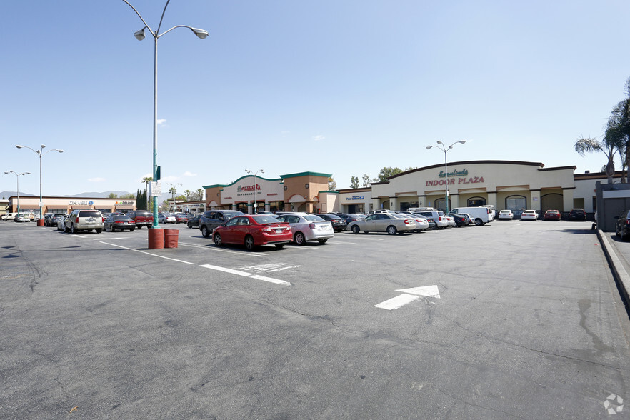 9136-9154 Sepulveda Blvd, North Hills, CA for lease - Primary Photo - Image 1 of 8