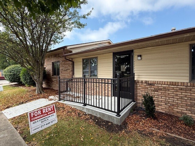 426 E Champaign Ave, Rantoul, IL à louer Photo du bâtiment- Image 1 de 4