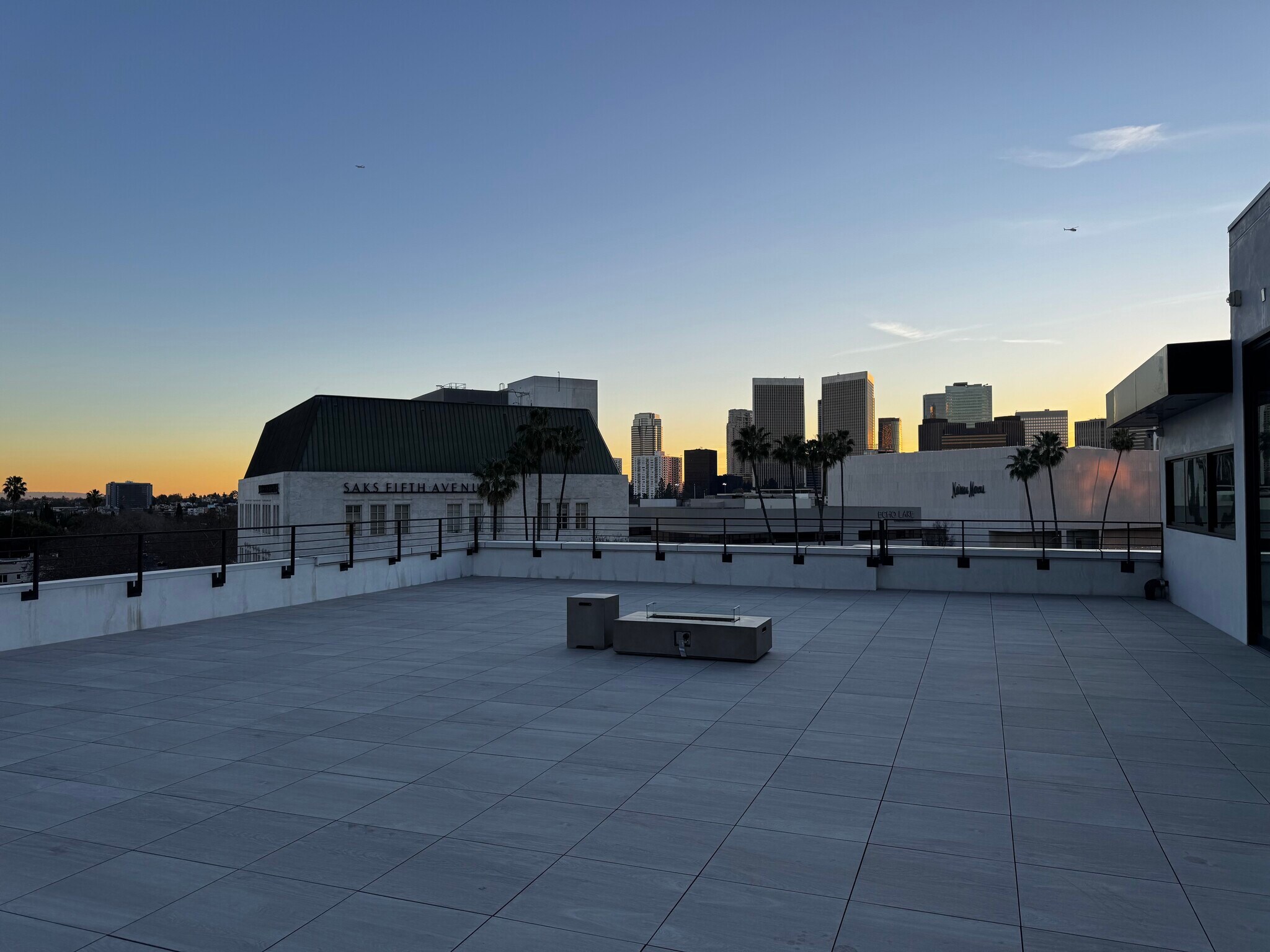 9632-9648 Brighton Way, Beverly Hills, CA à louer Photo principale- Image 1 de 25