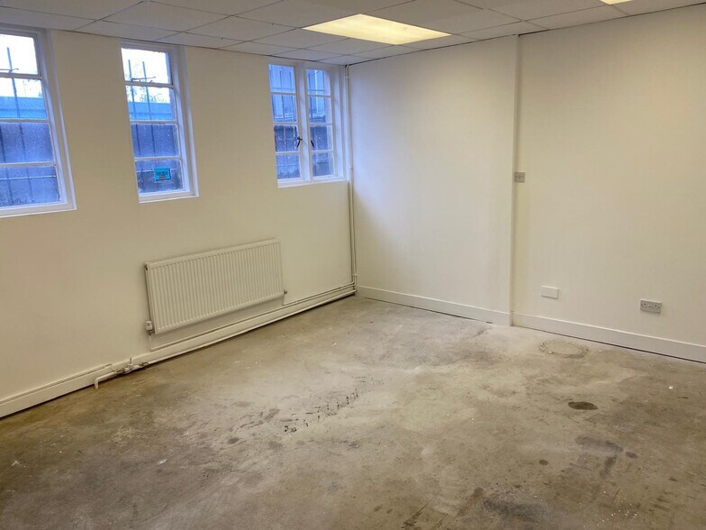 15 Cave St, Swansea à louer - Photo du bâtiment - Image 2 de 6