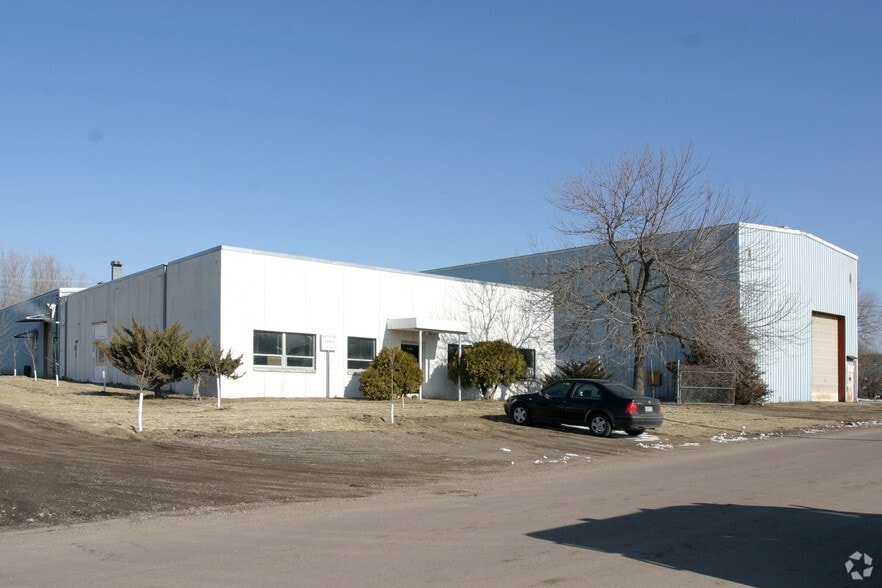 6310-6330 Industrial Dr, Eden Prairie, MN for lease - Building Photo - Image 2 of 12