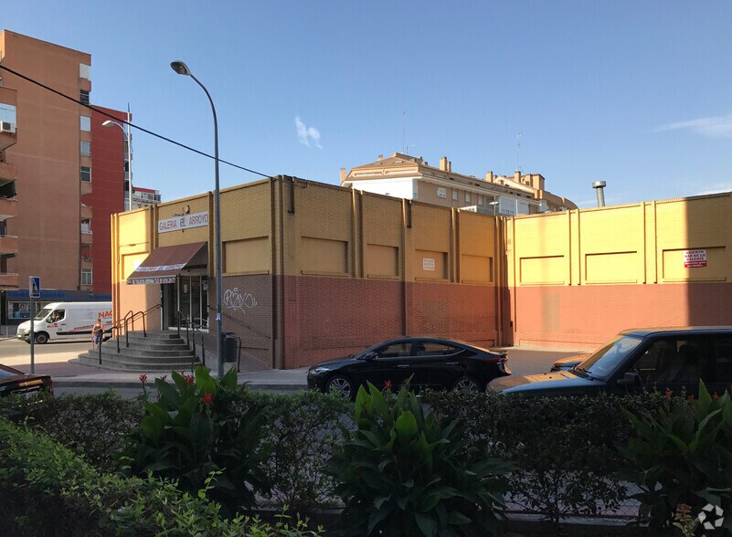 Calle de la Comunidad de Madrid, 1, Fuenlabrada, Madrid à vendre - Photo du bâtiment - Image 2 de 2