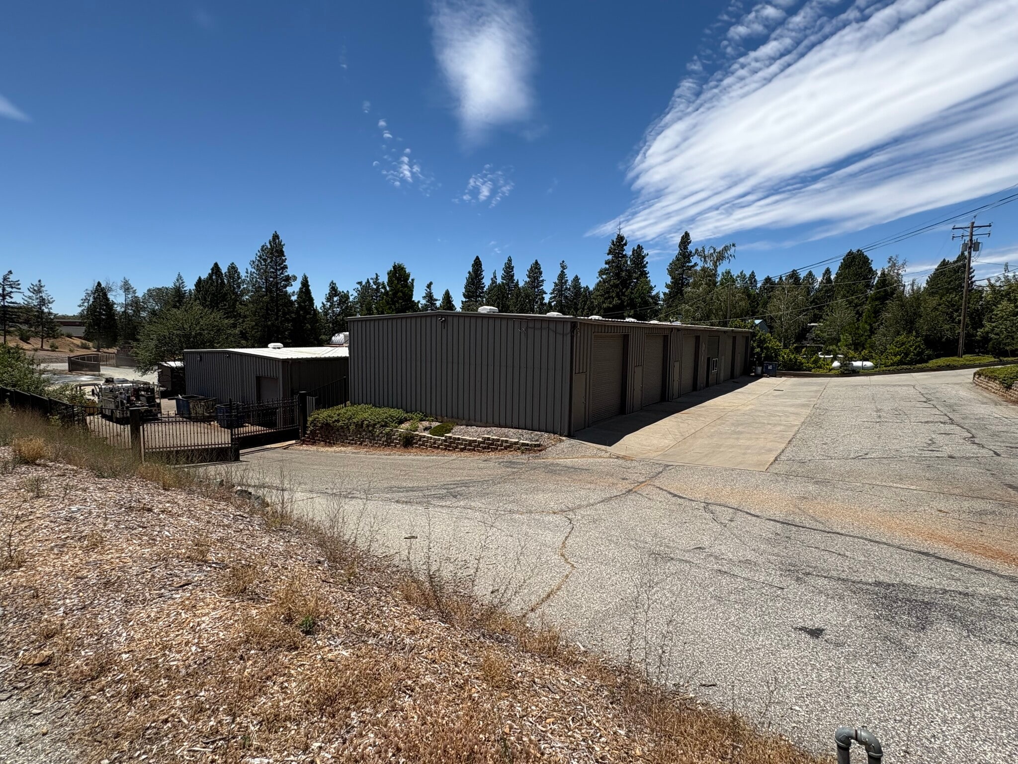 12817 Loma Rica Dr, Grass Valley, CA for lease Primary Photo- Image 1 of 7