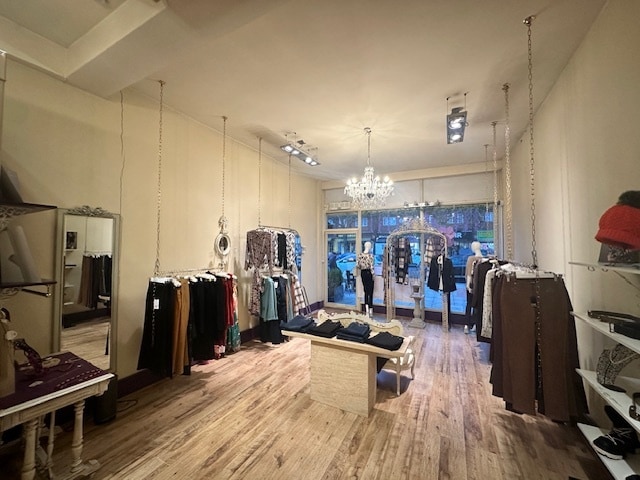 1378 High Rd, London for lease Interior Photo- Image 1 of 3