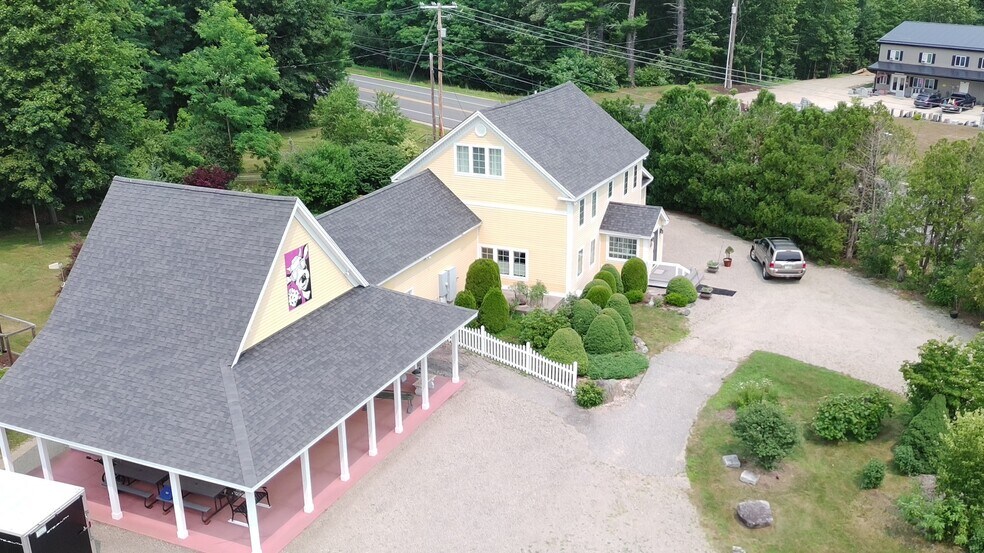 146 Calef Hwy, Barrington, NH à vendre - Photo du bâtiment - Image 2 de 19