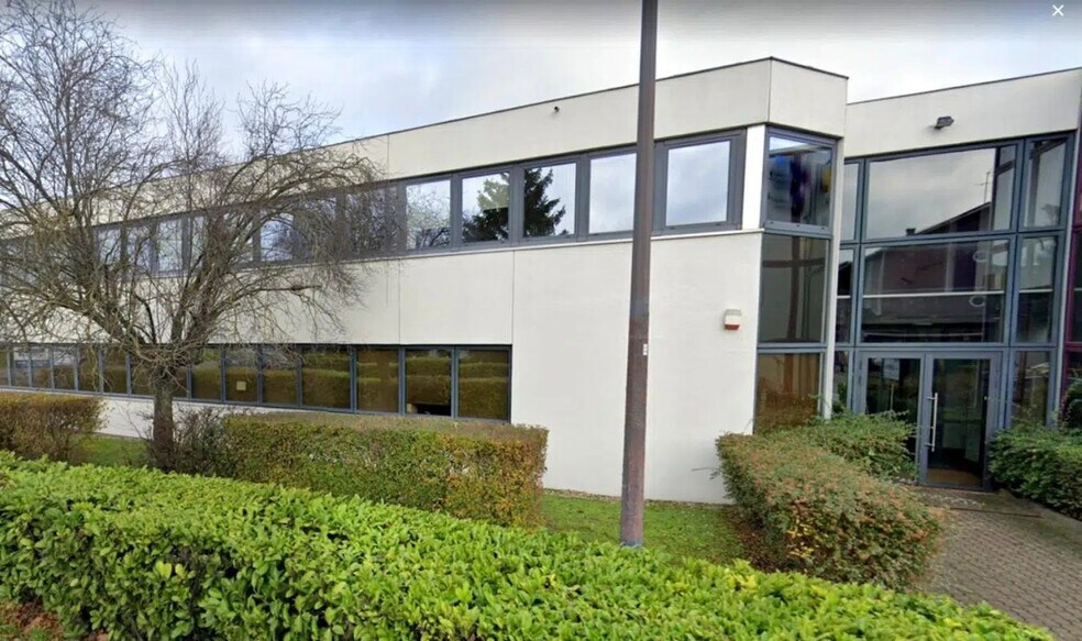 Office in Sartrouville for lease - Building Photo - Image 3 of 5