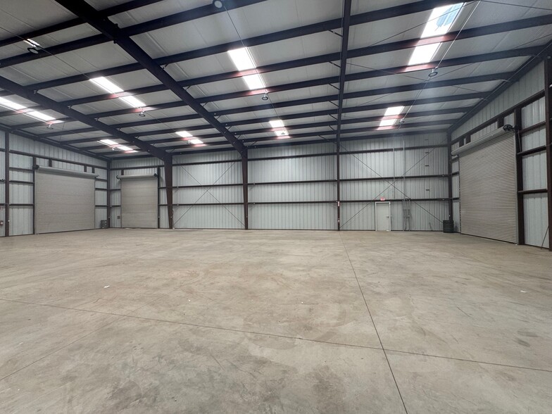 6659 Cherry ave, Bakersfield, CA for lease - Interior Photo - Image 3 of 6