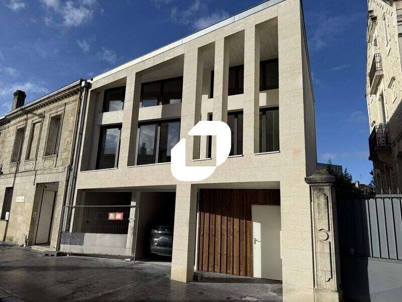 Office in Bordeaux for lease Building Photo- Image 1 of 18
