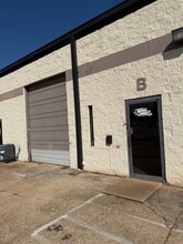 11303-11311 Jones Rd W, Houston, TX for lease Building Photo- Image 1 of 4
