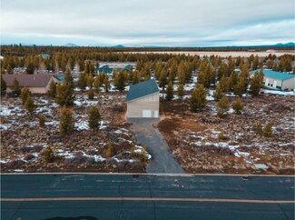 Plus de détails pour 16652 Dillon Way, La Pine, OR - Industriel à louer