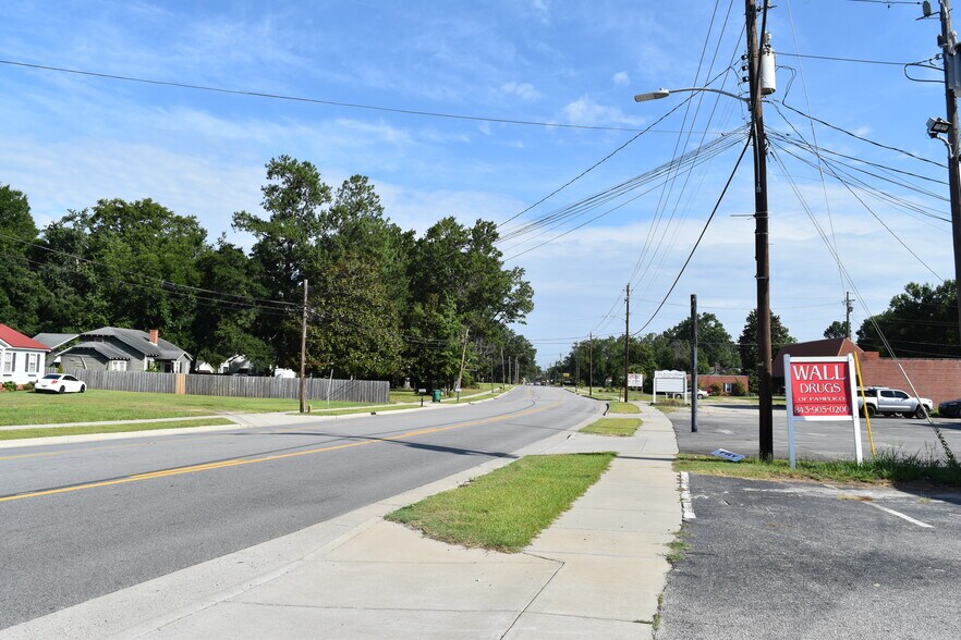 615 S Walnut St, Pamplico, SC for lease - Building Photo - Image 3 of 24