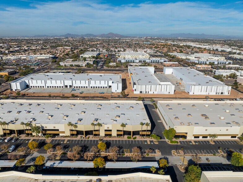 S Harding Dr & W Elliot Rd, Tempe, AZ à louer - Photo du bâtiment - Image 2 de 8