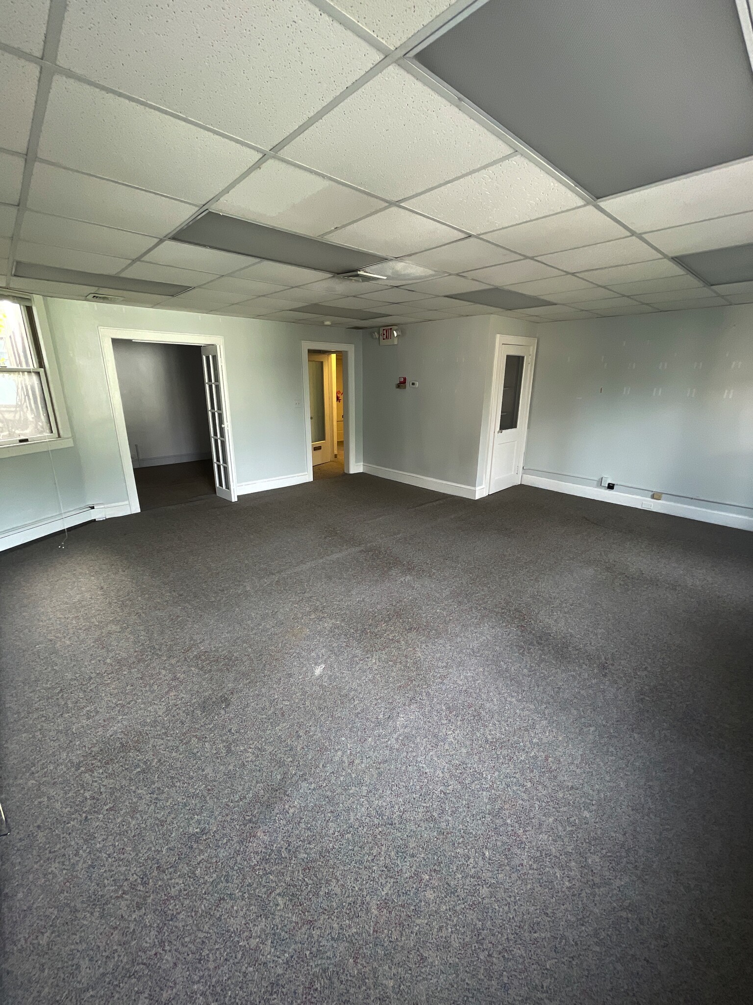 112 S Washington Ave, Bergenfield, NJ for lease Interior Photo- Image 1 of 3