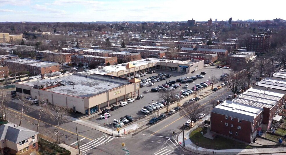 2503-2539 Parsons Blvd, Flushing, NY à louer - Photo du bâtiment - Image 2 de 5