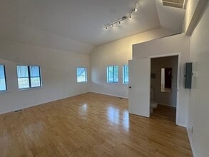 10052 Alta Sierra Dr, Grass Valley, CA for lease Interior Photo- Image 2 of 8