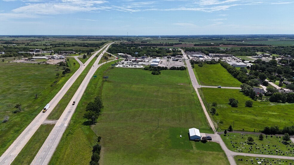 W 21st St, Abilene, KS à vendre - Aérien - Image 2 de 3