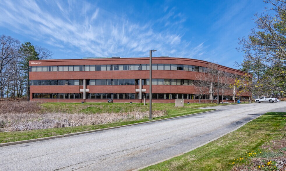 65 Boston Post Rd W, Marlborough, MA à louer - Photo du bâtiment - Image 3 de 8