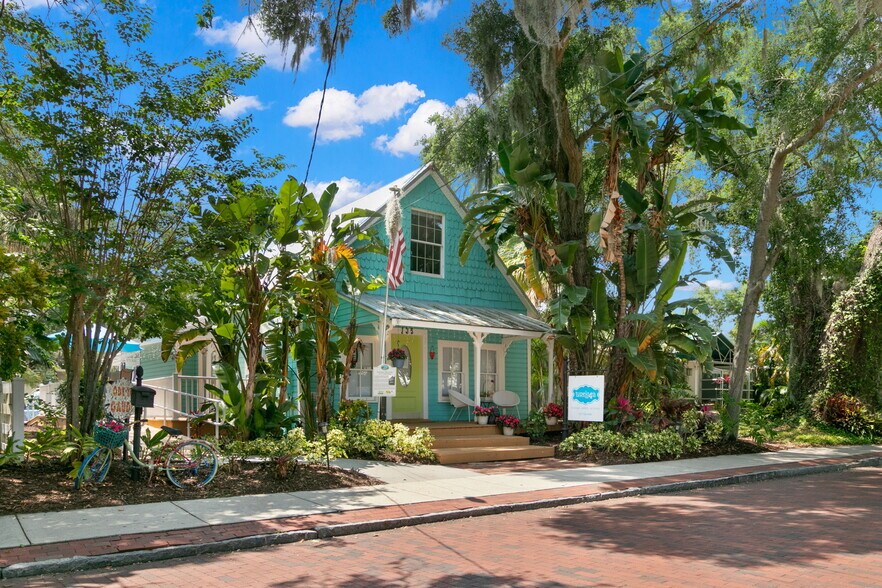 135 4th Ave N, Safety Harbor, FL à vendre - Photo du bâtiment - Image 3 de 15