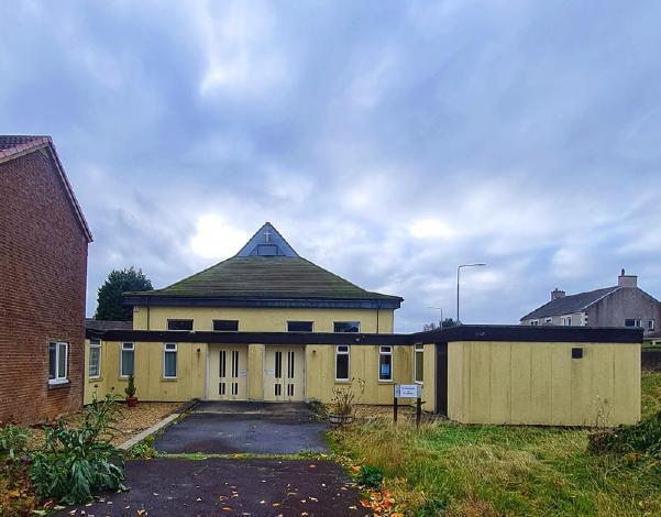 2 Wotherspoon Crescent, Armadale for sale - Building Photo - Image 2 of 4