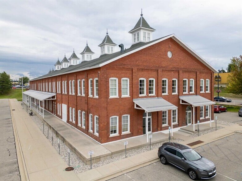 322 Broadway St, Mount Pleasant, MI à vendre - Photo du bâtiment - Image 3 de 24