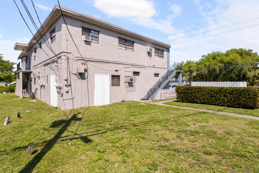 602-608 NW 1st St, Dania, FL for sale - Building Photo - Image 2 of 19