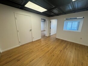 15928 Ventura Blvd, Encino, CA for lease Building Photo- Image 1 of 3