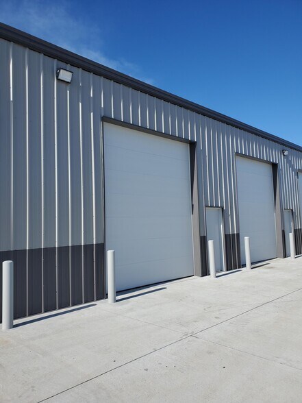 1335 SW Auburn Rd, Topeka, KS à louer - Photo du bâtiment - Image 2 de 7