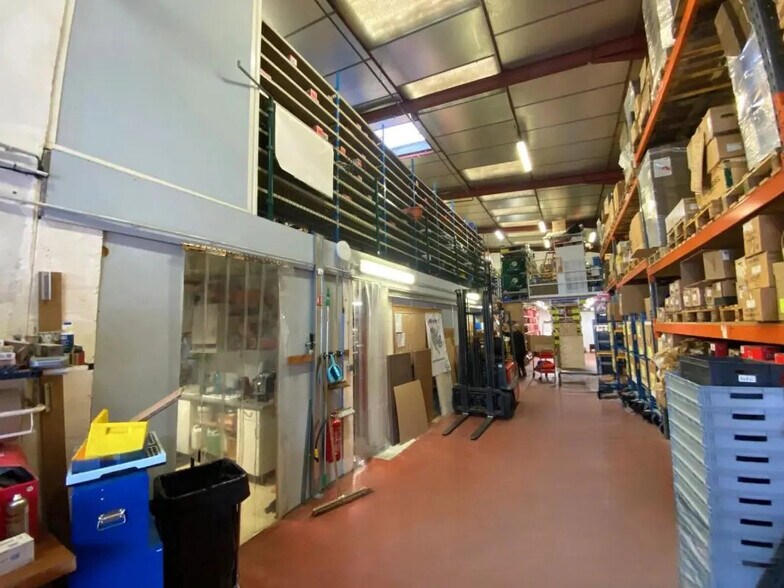 Flex dans Vénissieux à louer - Photo intérieure - Image 2 de 11