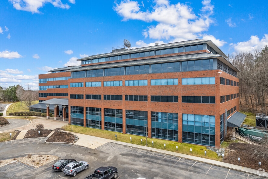 2 Gannett Dr, South Portland, ME for lease - Building Photo - Image 2 of 4