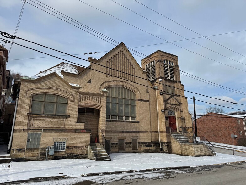400 Westinghouse Ave, Wilmerding, PA à vendre - Photo du bâtiment - Image 1 de 13
