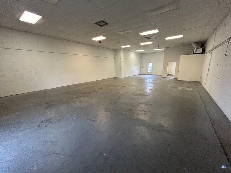 1200-1300 White Dr, Titusville, FL for lease - Building Photo - Image 3 of 4